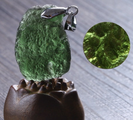 Lightweight green meteorite pendant for women and couples